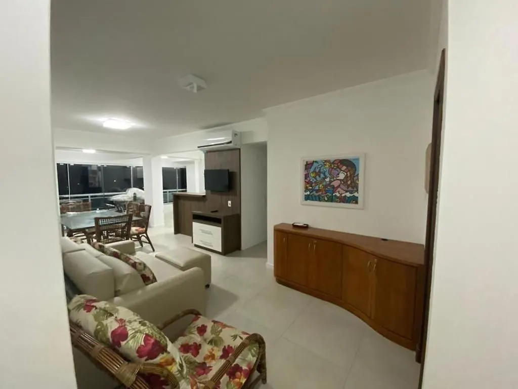 Apto C/ Suites A 500M Da Praia De Jurere | Cpj504 Florianópolis Brazília